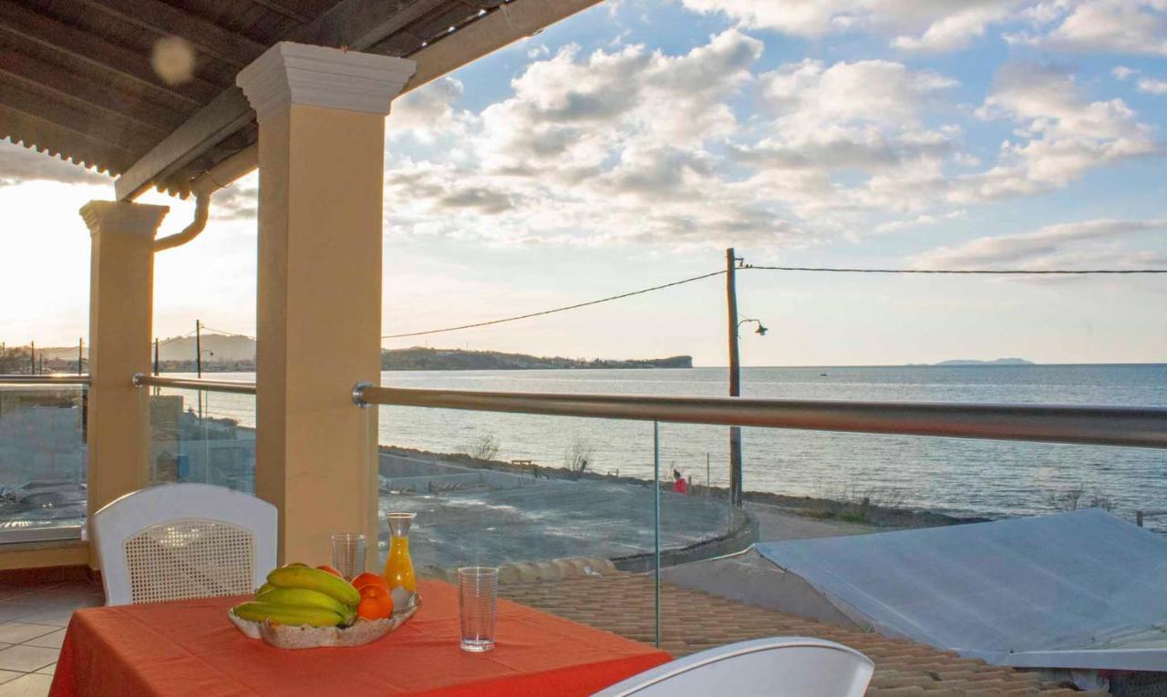 Frosos Beachfront Maisonette Acharavi อาคาราวี ภายนอก รูปภาพ