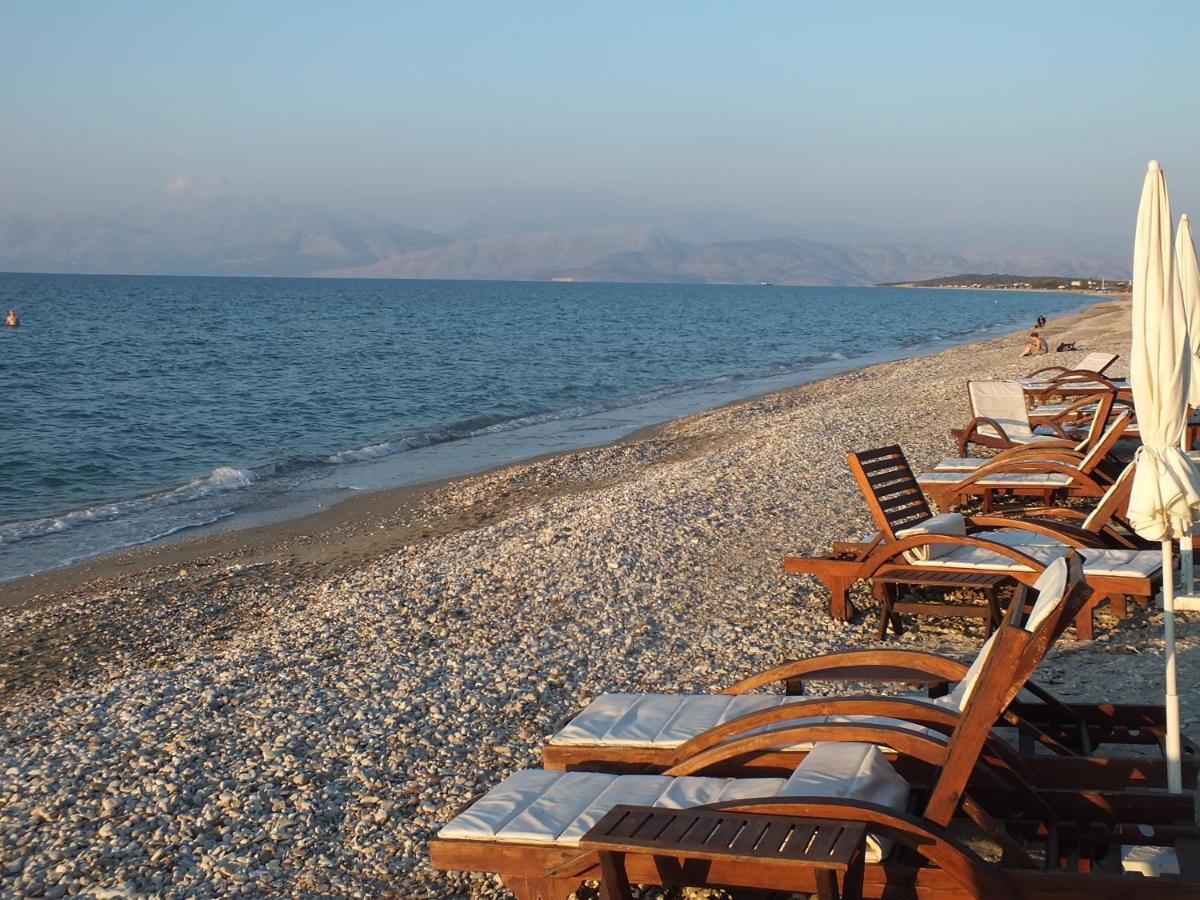 Frosos Beachfront Maisonette Acharavi อาคาราวี ภายนอก รูปภาพ